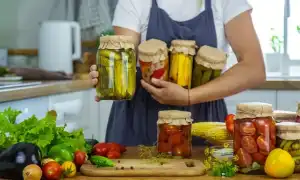 Восемь проверенных рецептов закруток на зиму для всей семьи