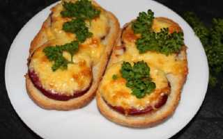 Горячие бутерброды в духовке : 15 простых и вкусных рецептов с фото
