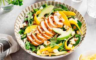Шесть лучших салатов с куриной грудкой для здорового питания