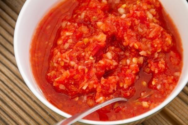 аджика в миске