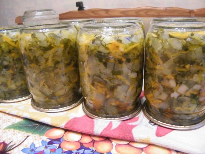 Лук для данной консервации можно брать и зеленый