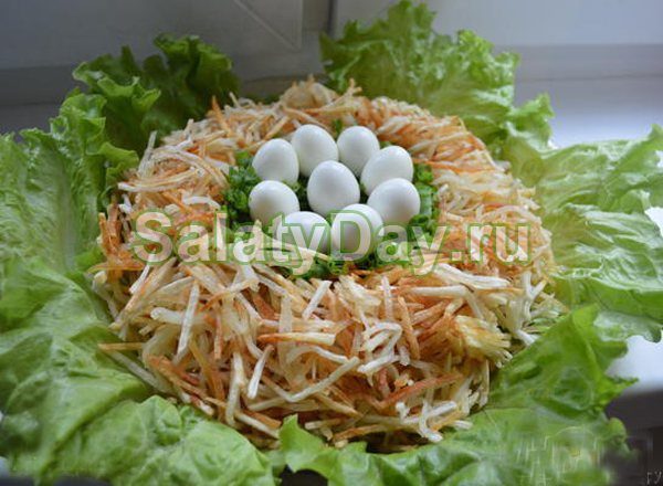 Салат с перепелиными яйцами Гнездо глухаря