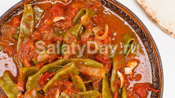 Салат со стручковой фасолью и чесноком