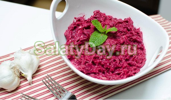 Салат со свеклой и сыром - классика жанра