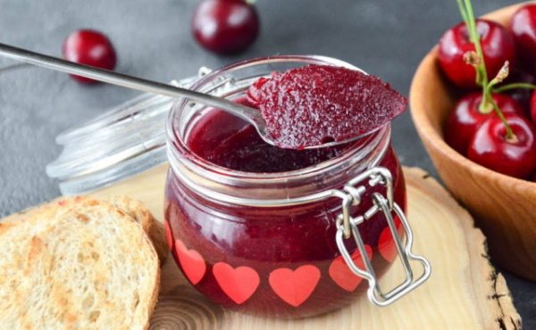 Вишневая начинка для торта. Рецепт с крахмалом