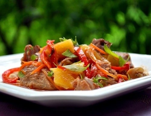 вкусная индейка с овощами на сковороде-min