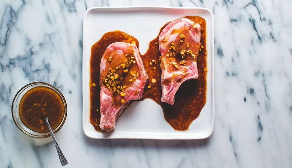 Антрекот из свинины в соевом маринаде Антрекот из свинины и соевый соус