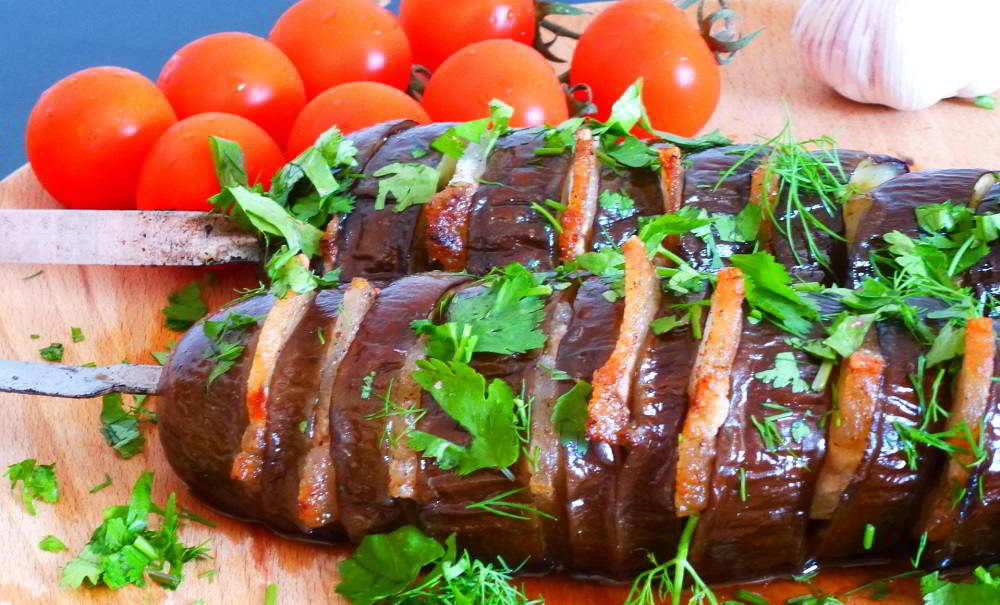 Баклажаны с салом, приготовленные на мангале Баклажаны с салом