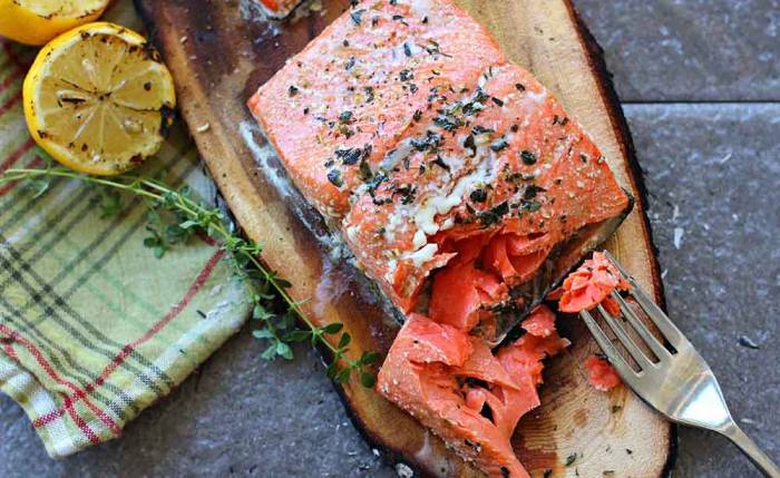 Кета в гранатовом соке, приготовленная на мангале Филе кеты на мангале