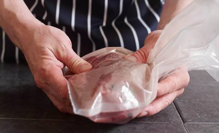 Говядина в пакете с водкой и специями Говядина в пакете