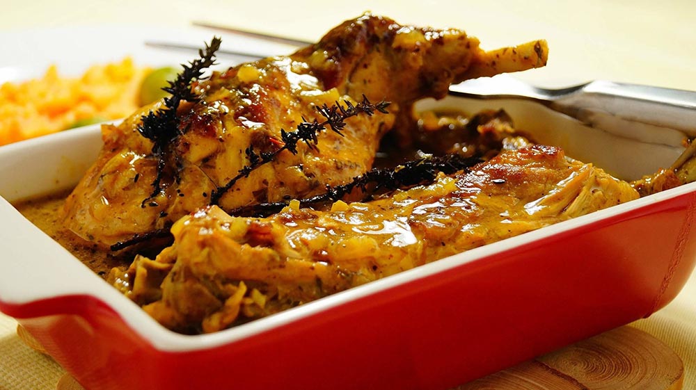 Приготовленный в духовке кролик под винно-медовым соусом Кролик из духовки