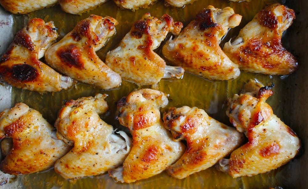 Куриные крылышки, приготовленные в духовке Куриные крылышки на противне