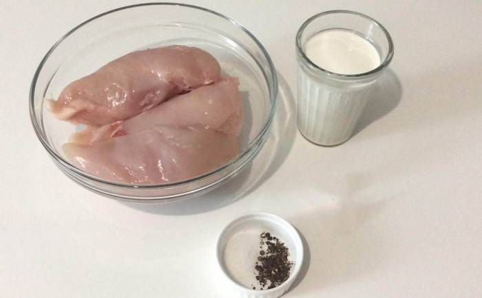 Ингредиенты для приготовления куриных сарделек Курица, сливки, специи