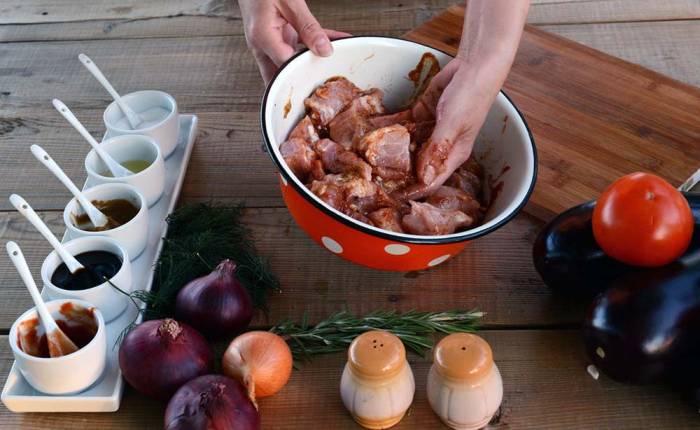 Приготовление маринада для шашлыка из свиного окорока Маринад для свиного окорока