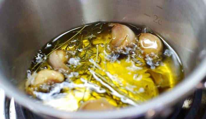 Маринад из оливкового масла и специй Масло со специями