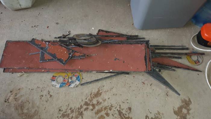 Материалы и инструменты для изготовления складного мангала Металл и инструменты