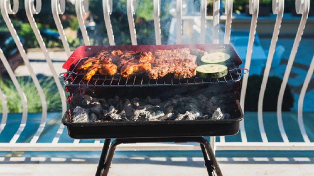 Мини-мангал для использования на балконе Мини-мангал на балконе