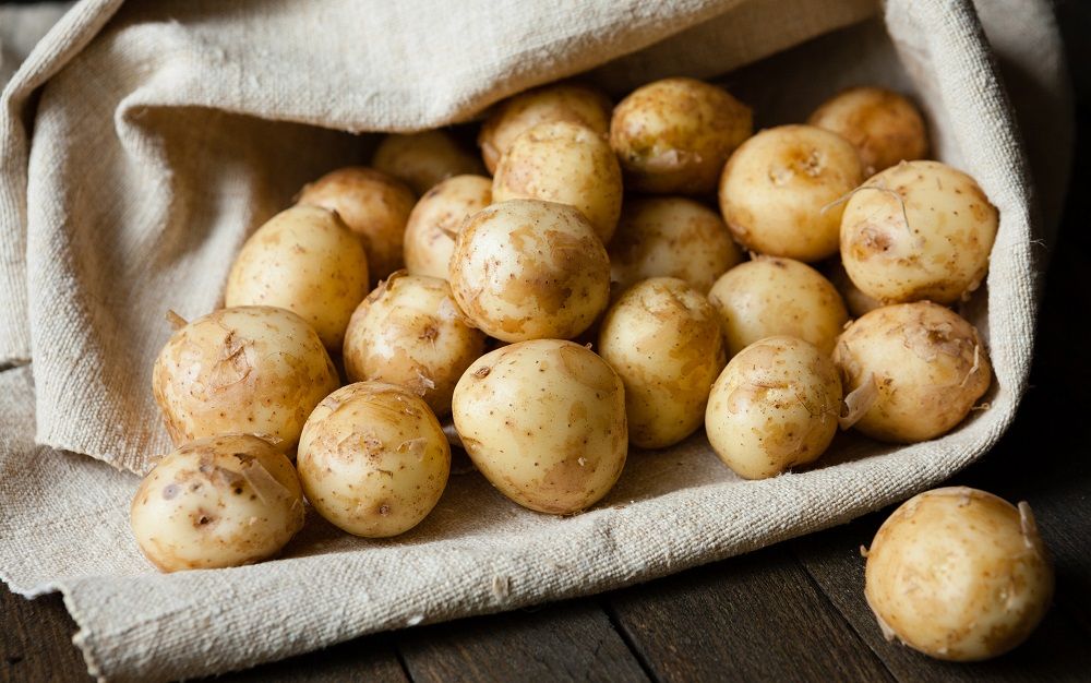 Молодой картофель для приготовления в тандыре Молодой картофель для тандыра