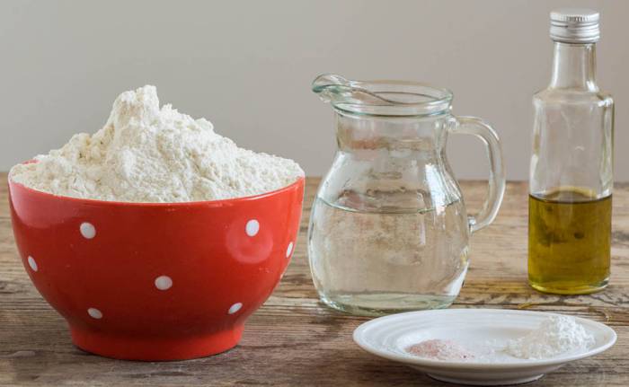Ингредиенты для приготовления лаваша Мука, вода, соль, масло