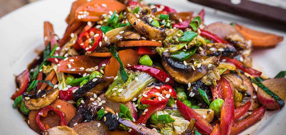 Овощи в маринаде с осевым соусом, приготовленные на мангале Овощи в соевом соусе