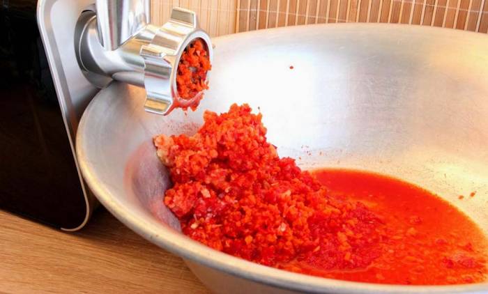 Измельчение болгарского перца при помощи мясорубки Перец через мясорубку