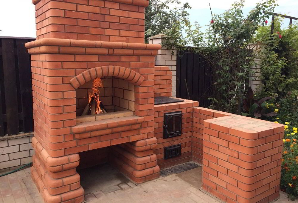 Черновой обжиг барбекю из кирпича Розжиг барбекю из кирпича