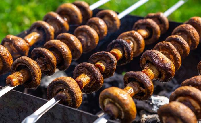 Приготовление на мангале шампиньонов в соевом соусе Шампиньоны в соевом соусе