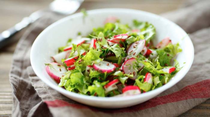 Салат «Горячая штучка» с рукколой и редисом Салат из редиски и рукколы