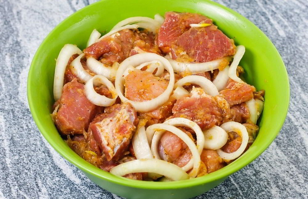 Маринование свинины для шашлыка по-армянски Свинина для армянского шашлыка в маринаде