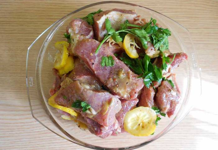 Свинина в маринаде с лимоном Свинина с лимоном