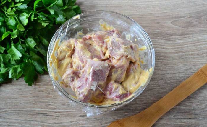 Свинина в маринаде с соевым соусом, горчицей и майонезом Свинина в горчичном маринаде