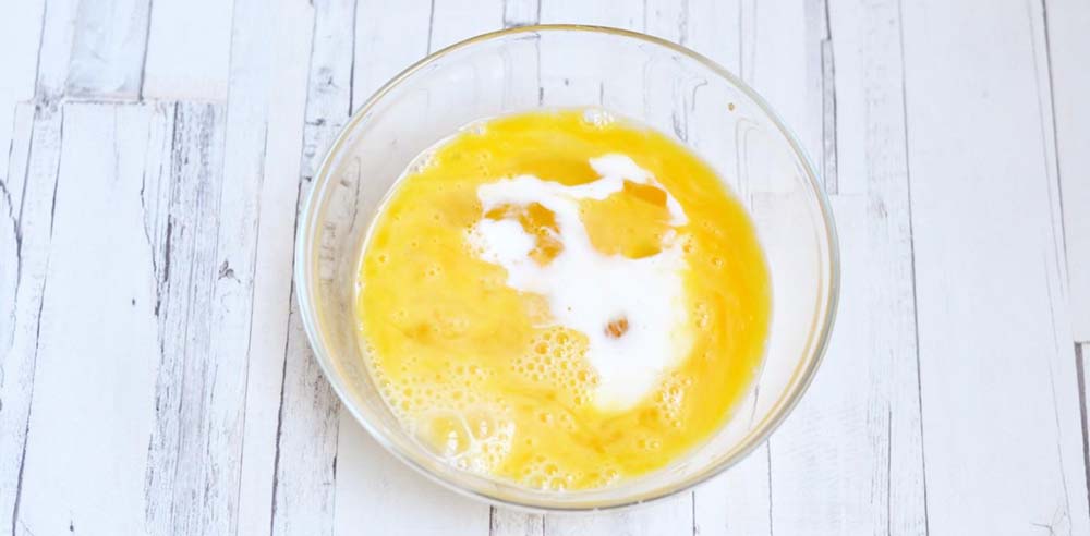 Приготовление кляра для наггетсов Яйца и молоко