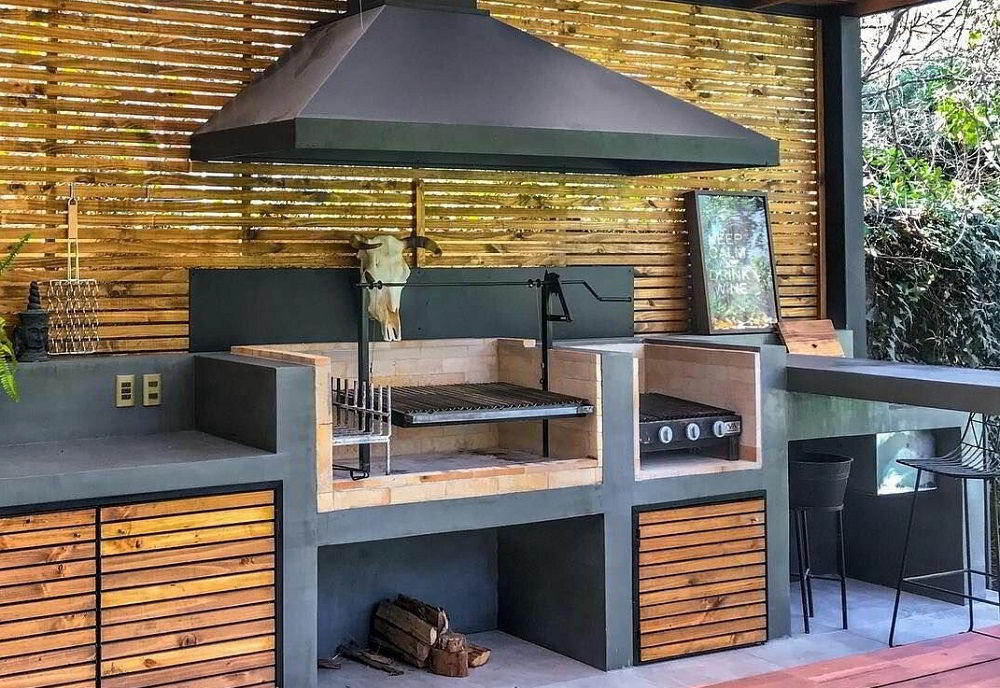 Рабочая зона и барбекю с вытяжкой Зона барбекю на улице
