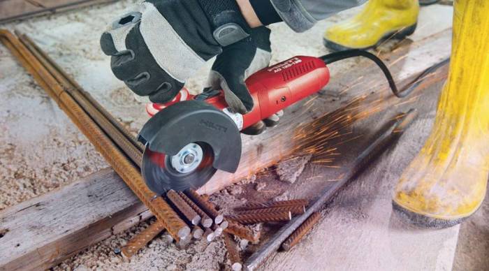 Отрезание от железного прута небольших обрезков Арматура и диск