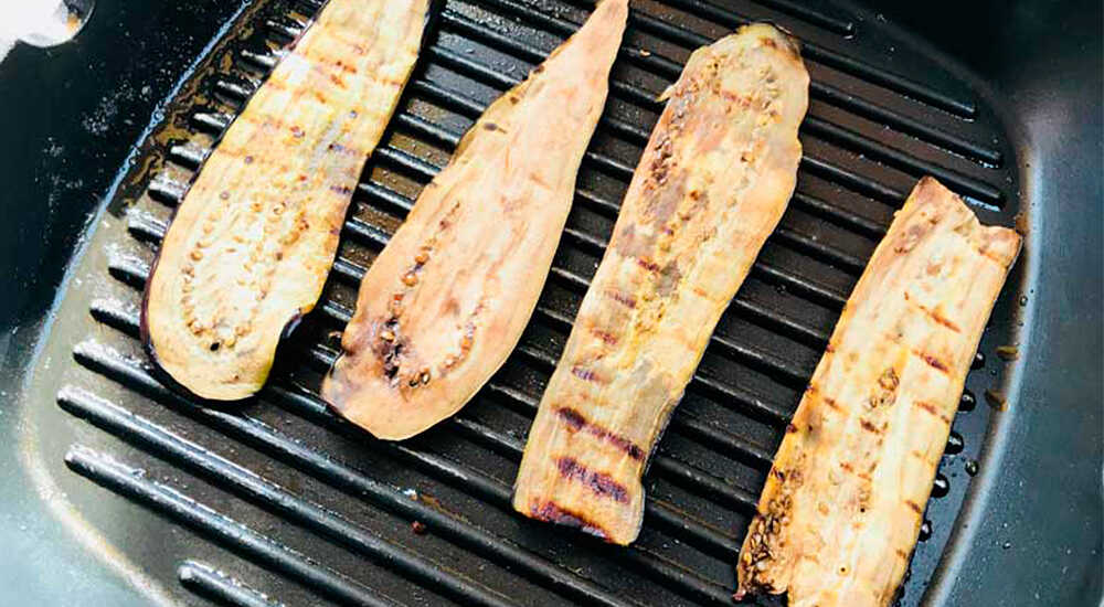 Приготовление синих на сковородке-гриль Баклажаны на сковородке-гриль