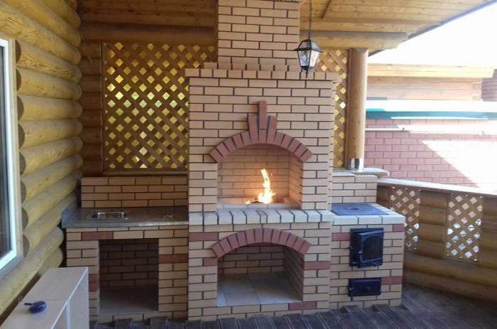 Стационарное барбекю для террасы Барбекю из кирпича