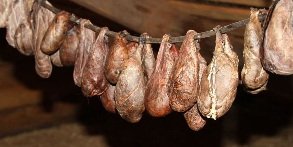 Сушка бобровой струи под потолком Бобровая струя под потолком