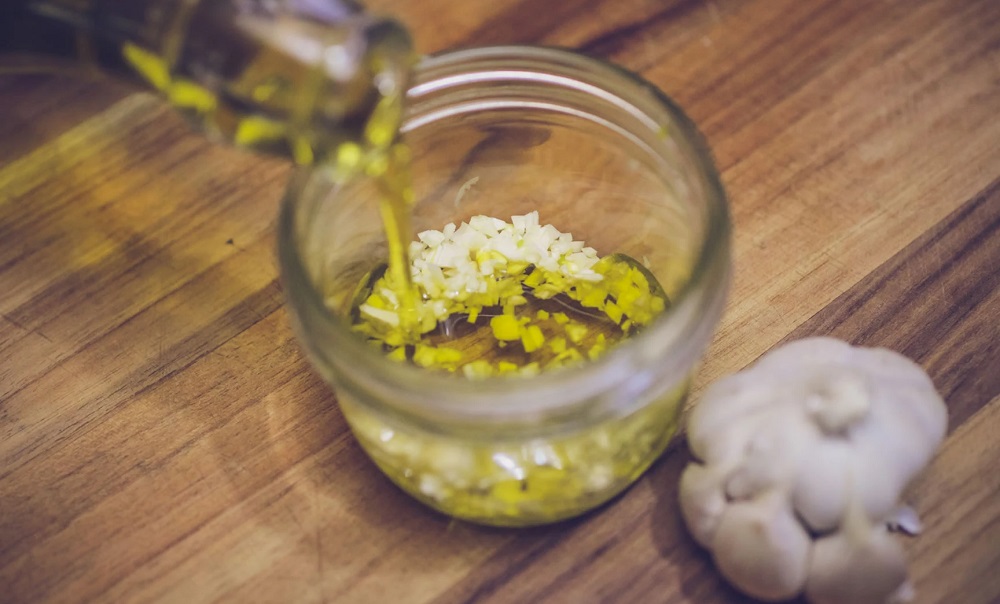 Приготовление чесночного маринада для тунца Чесночный маринад для тунца