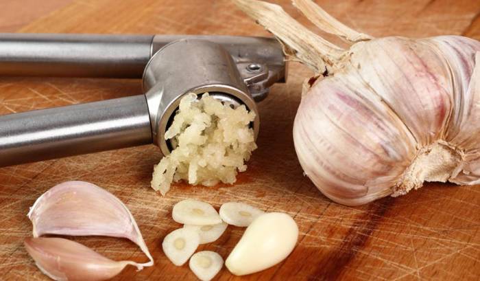 Сырой измельчённый чеснок для колбасы Чеснок для колбасы