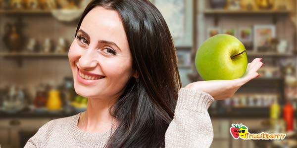 девушка-с-яблоком