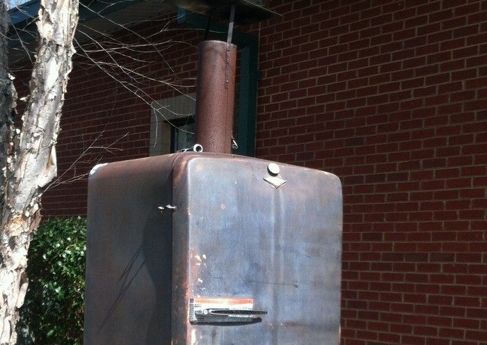 Обустройство дымохода в коптильне из холодильника Дымоход в холодильнике