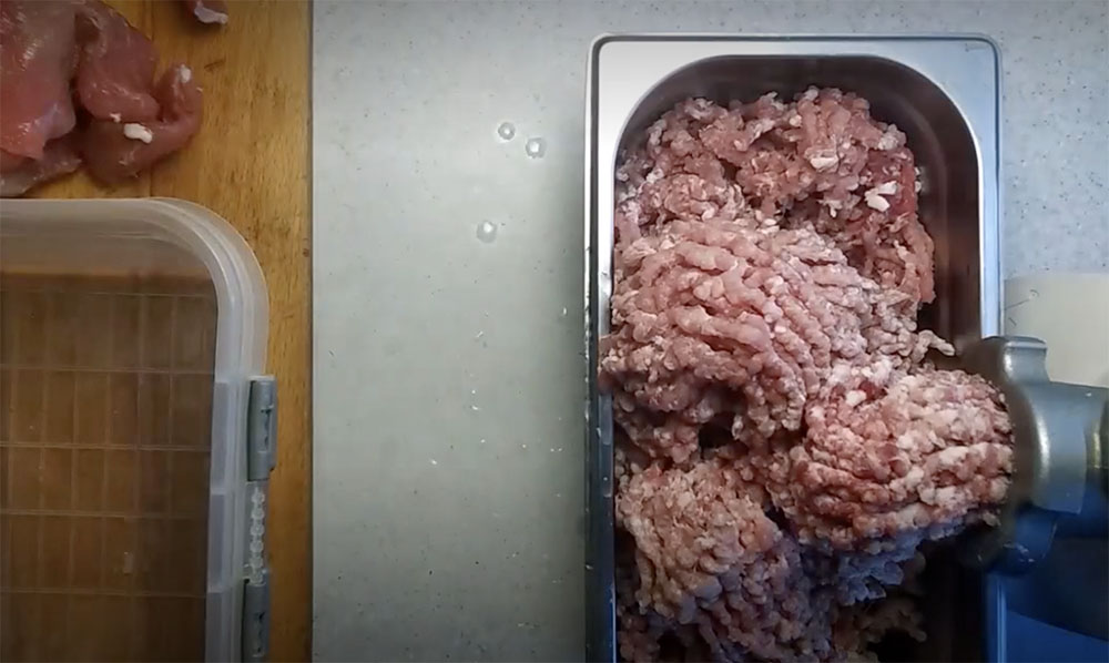Изготовление фарша из свинины Фарш из свинины
