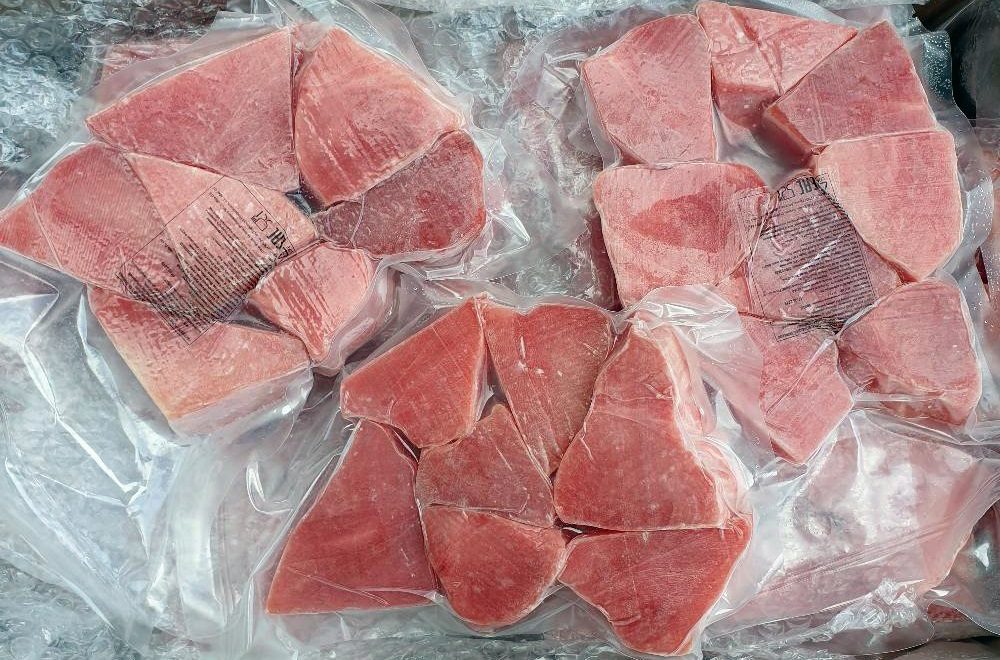 Замороженное филе тунца в вакууме Филе тунца в вакууме