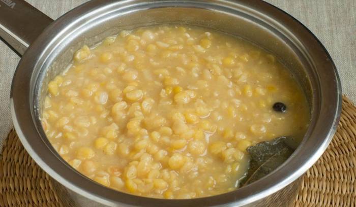 Отваренный жёлтый горох Горох с лавровым листом