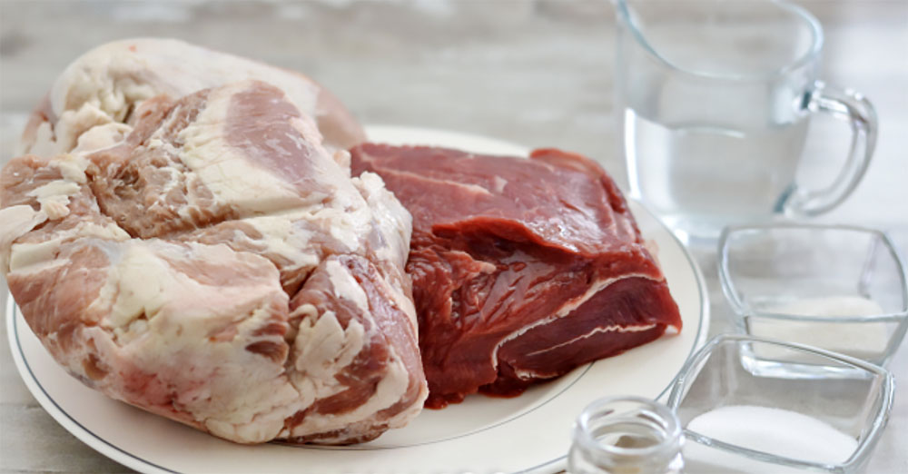 Ингредиенты для приготовления докторской колбасы в ветчиннице Говядина, свинина, вода, сахар, соль, мускатный орех