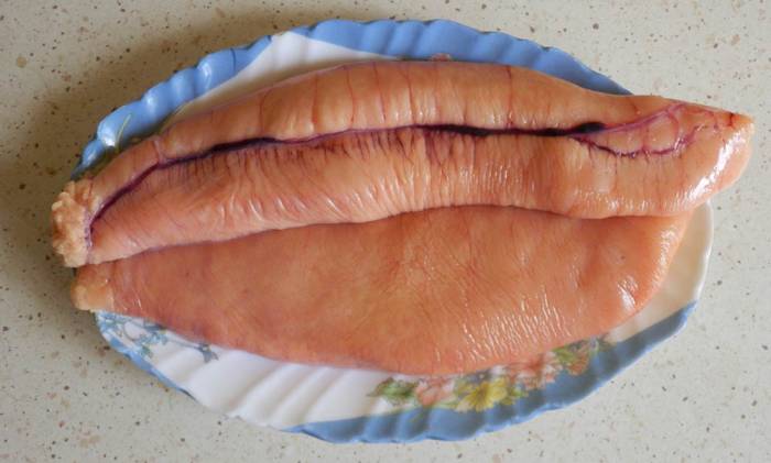 Свежая икра кефали Икра на тарелке