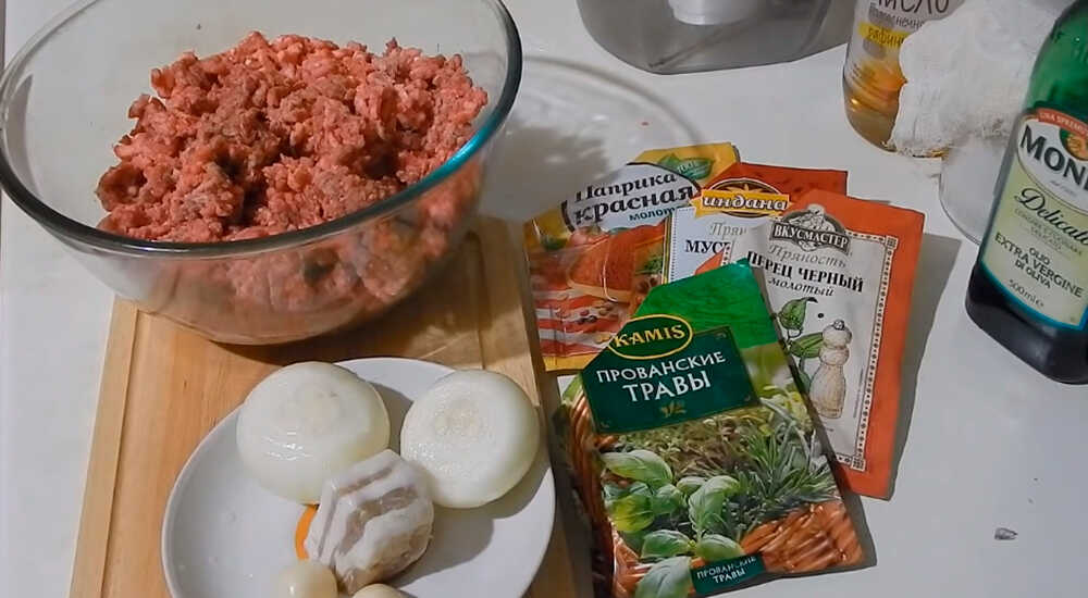 Ингредиенты фарша для бифштекса Ингредиенты для приготовления бифштекса