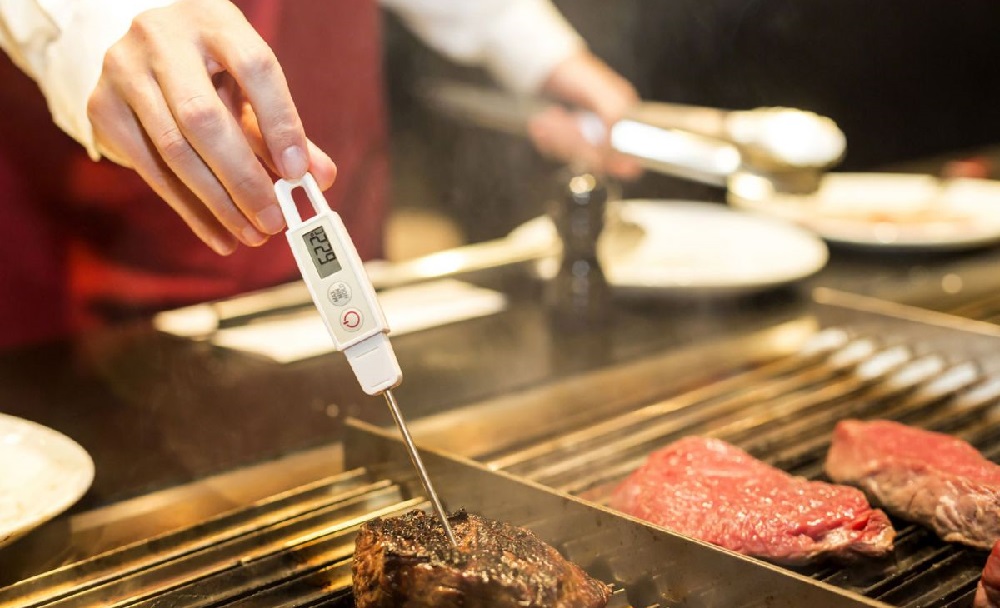 Как измерить температуру стейка Измерение температуры стейка
