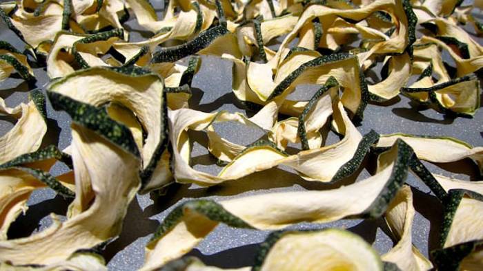 Высушенные на улице кабачки Кабачки с улицы