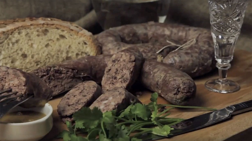 Печёночная колбаса с добавлением сердца и легких, сметаны Колбаса из субпродуктов